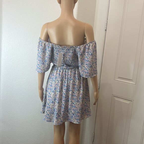 Sienna Sky Dress Size Small Sweet Heart Neck Short Sleeve Floral Mini Blue Pink - Picture 7 of 12